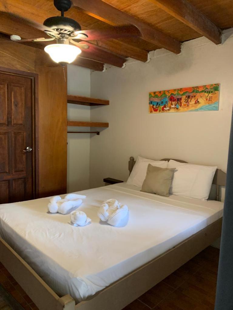 The Bounty Hotell Caye Caulker Eksteriør bilde