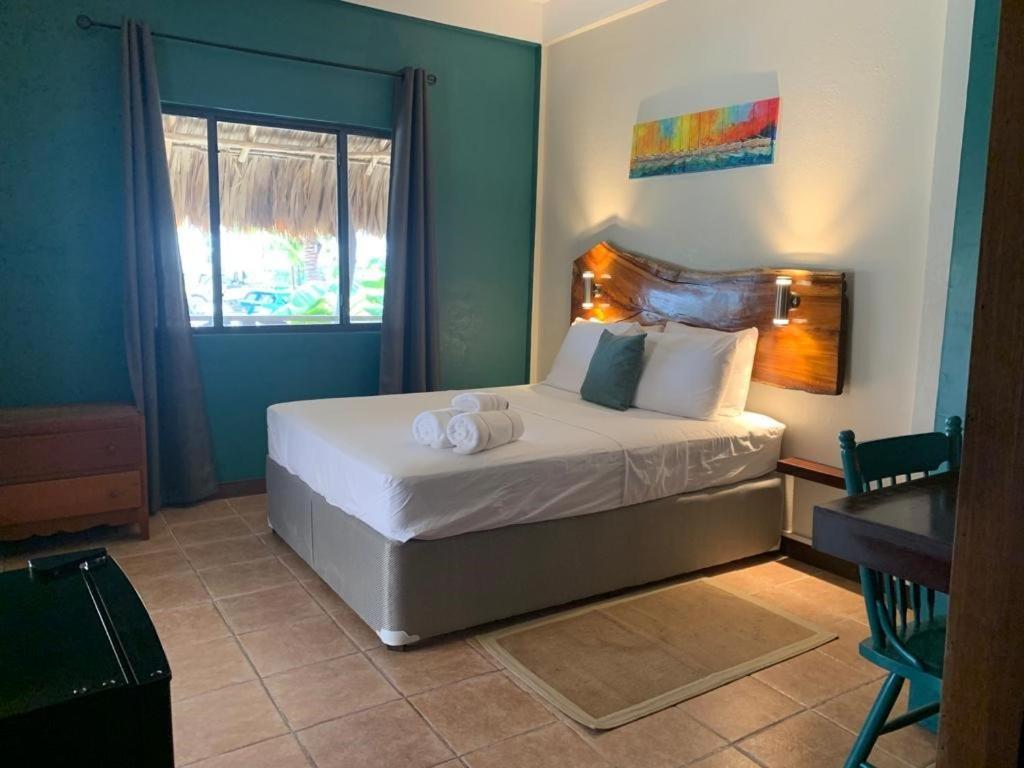 The Bounty Hotell Caye Caulker Eksteriør bilde