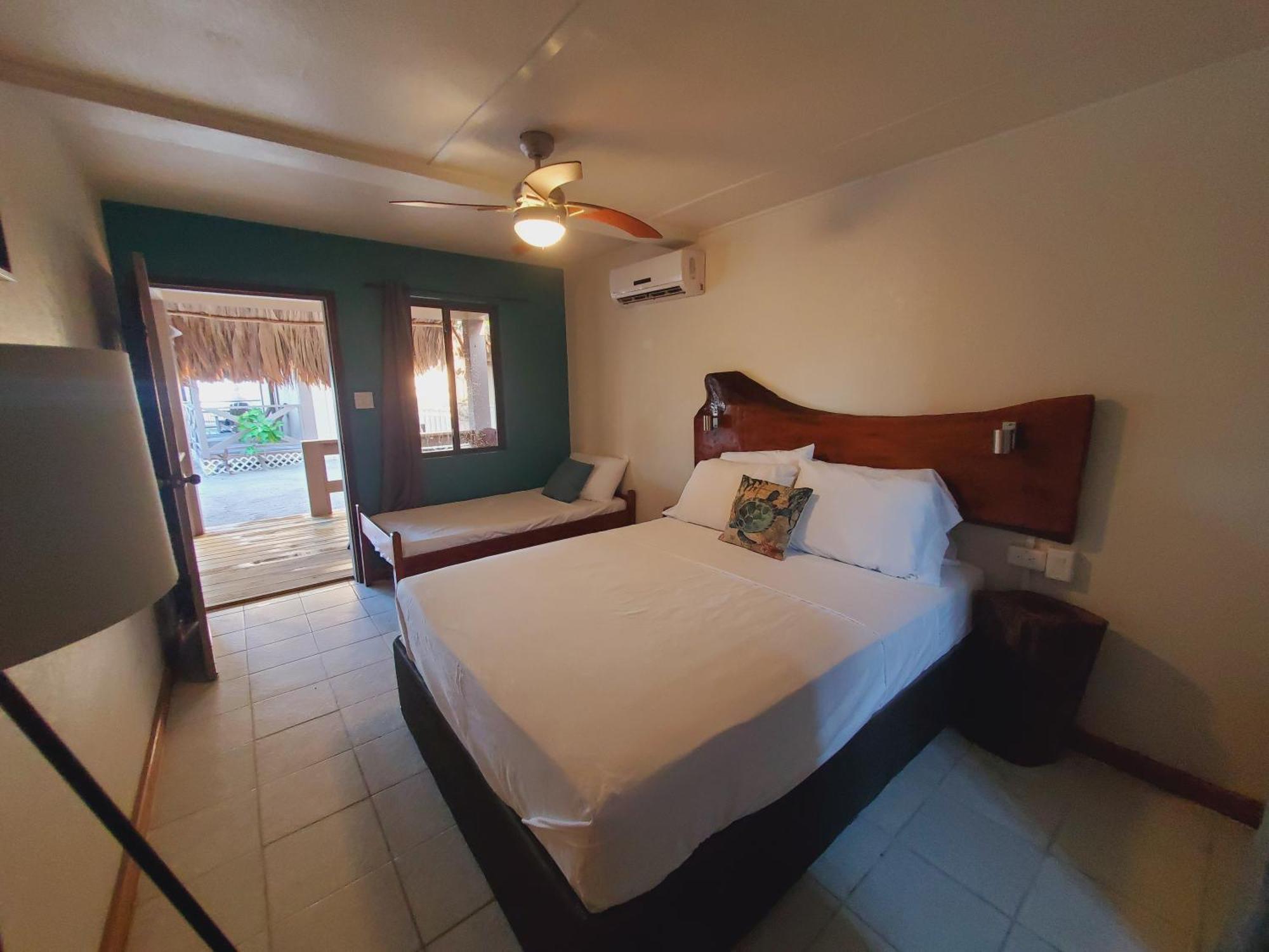 The Bounty Hotell Caye Caulker Eksteriør bilde